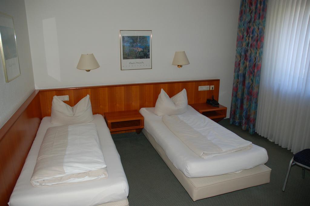 Hotel Kurfuerst Garni Germersheim Exteriör bild