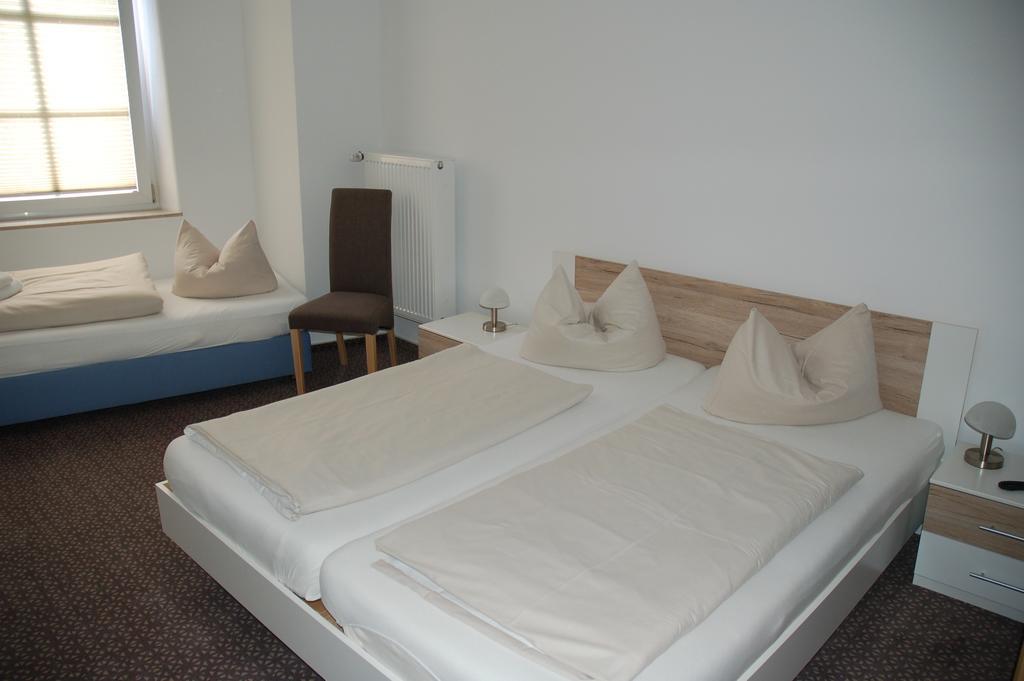 Hotel Kurfuerst Garni Germersheim Exteriör bild